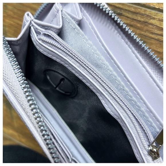 Safe Keeper Lilac Wallet - Picture 6 of 8